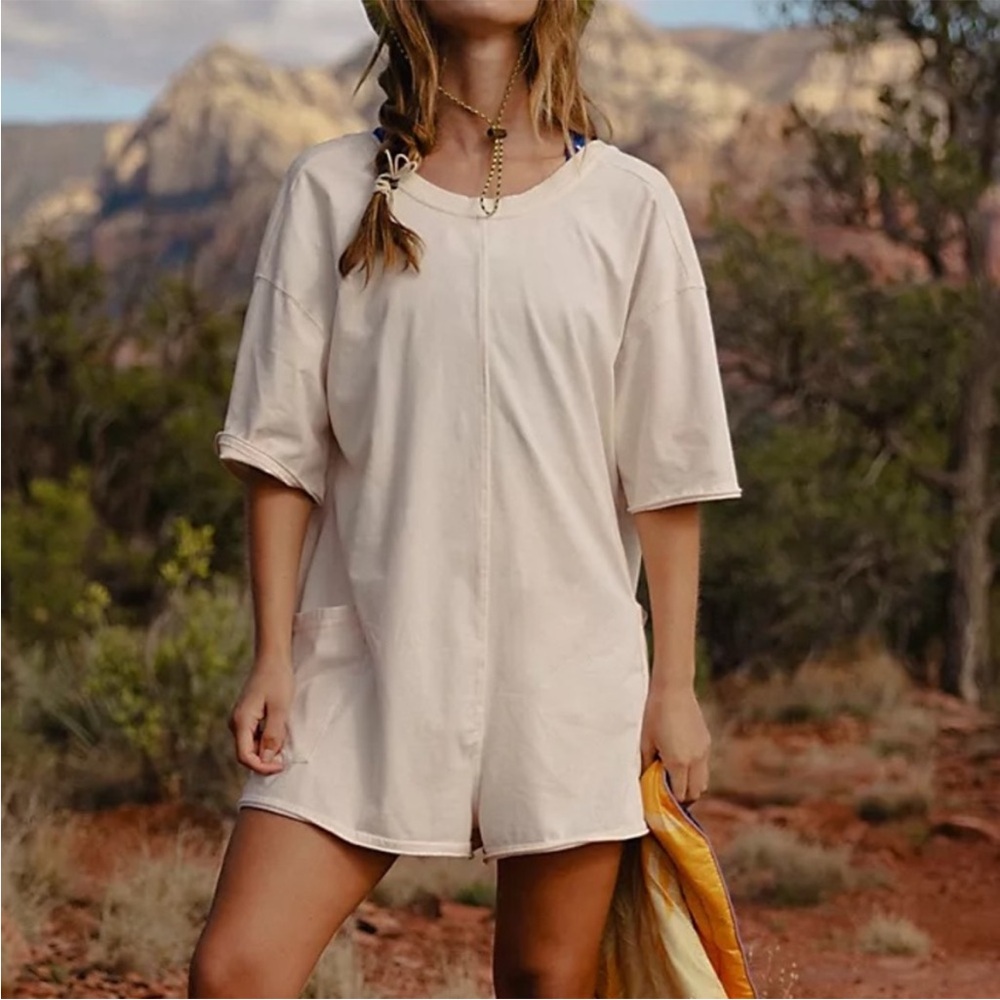 🍒(A231) NEW Free People Hot Shot Tee Romper. Cream. Size: XS